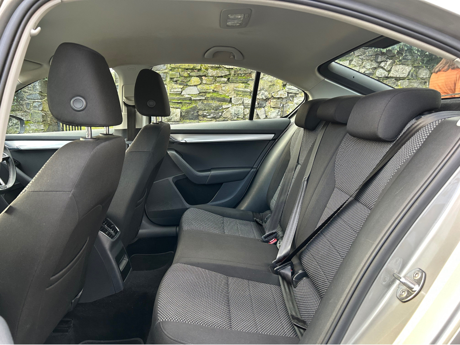 2017 Skoda Octavia AMBITION 1.6 TDI 90HP 4 4DR €10,495