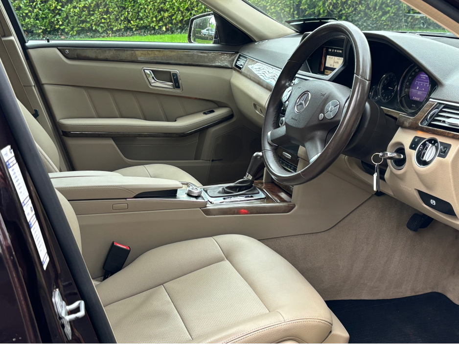 2011 Mercedes-Benz E Class E220 CDI ELEGANCE 7 SEATER €8,999