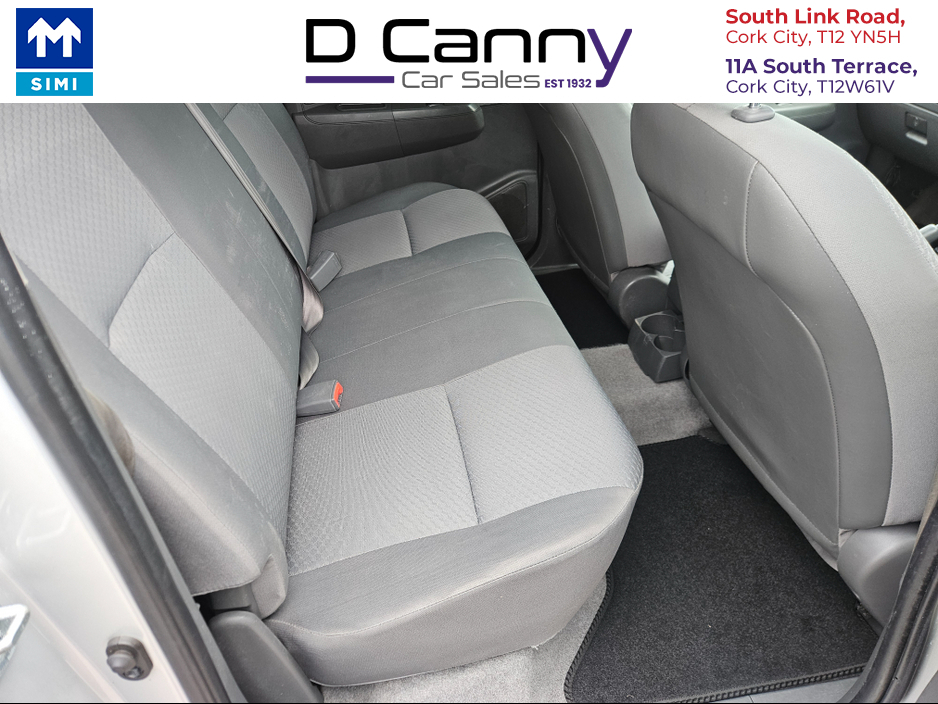 2013 Toyota Hilux - image 14