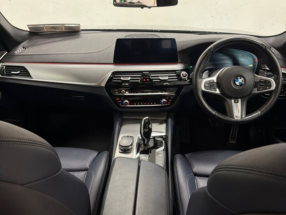 2019 BMW 5 Series - image 4