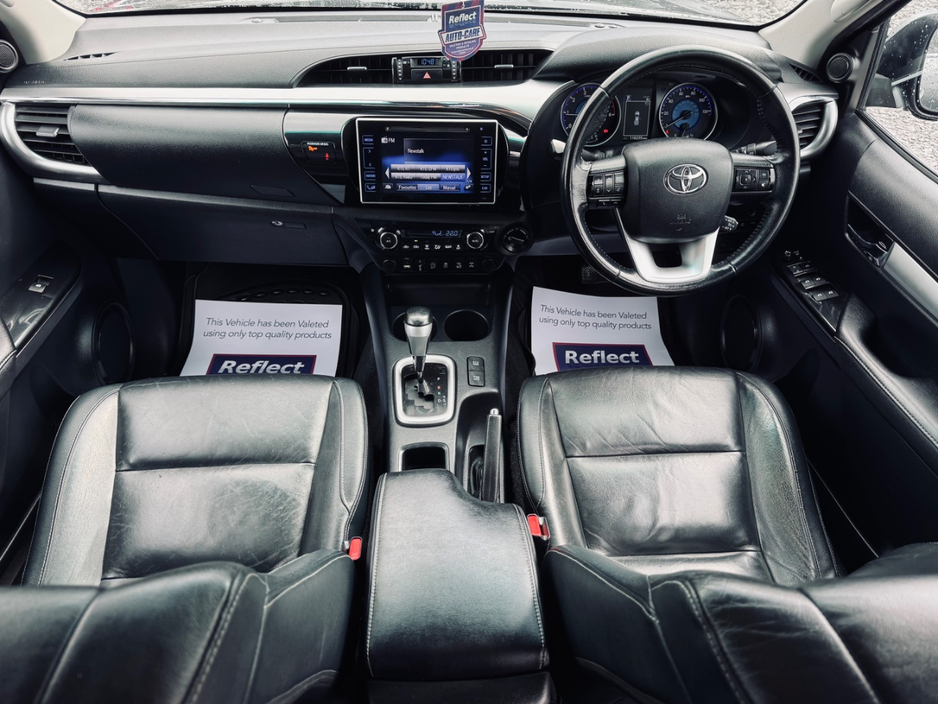 2019 Toyota Hilux - image 14