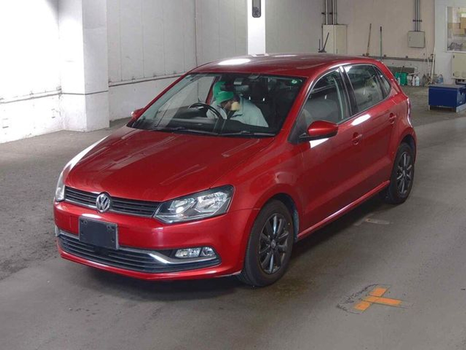 2016 Volkswagen Polo - image 4