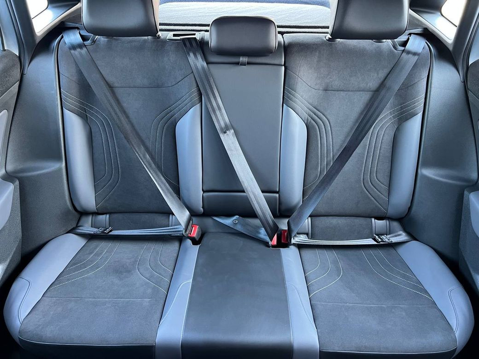 2023 Volkswagen ID.4 - image 12