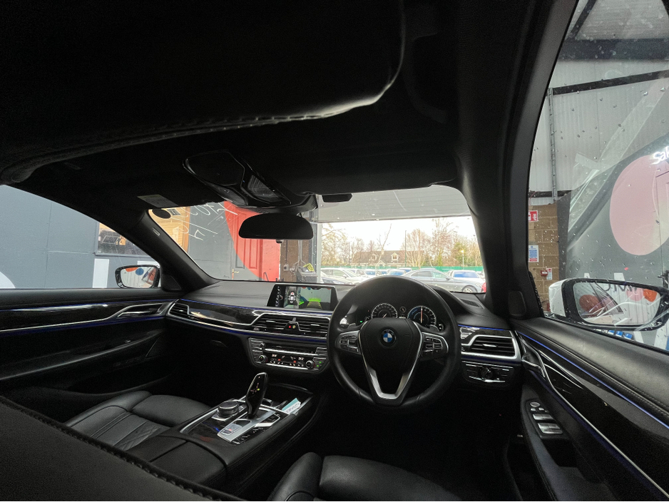 2016 BMW 7 Series 2016 BMW 740E IPERFORMANCE M-SPORT 2.0 AUTOMATIC / CRUISE CONTROL / 360° PARKING CAMERA / ELECTRIC MEMORY HEATED & MASSAGING SEATS / HEATED REAR SEATS / PANORAMIC SUNROOF / PADDLE SHIFTERS AND MORE