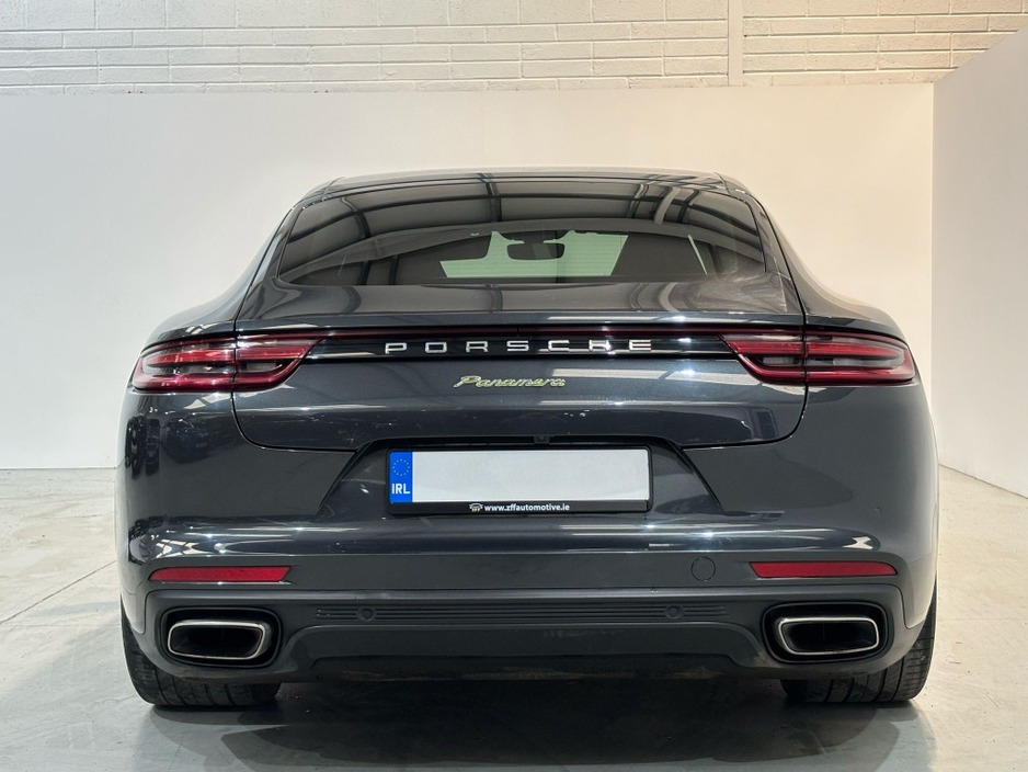 2018 Porsche Panamera - image 7