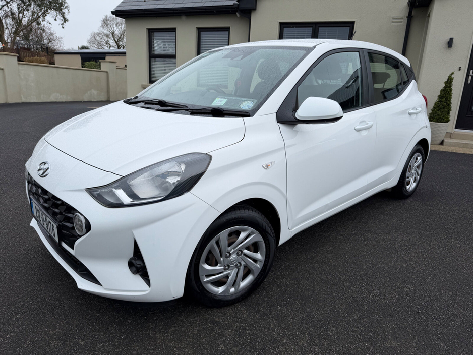2021 Hyundai i10 - image 2