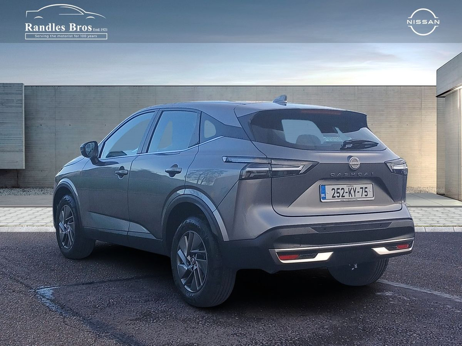 2025 Nissan Qashqai - image 2
