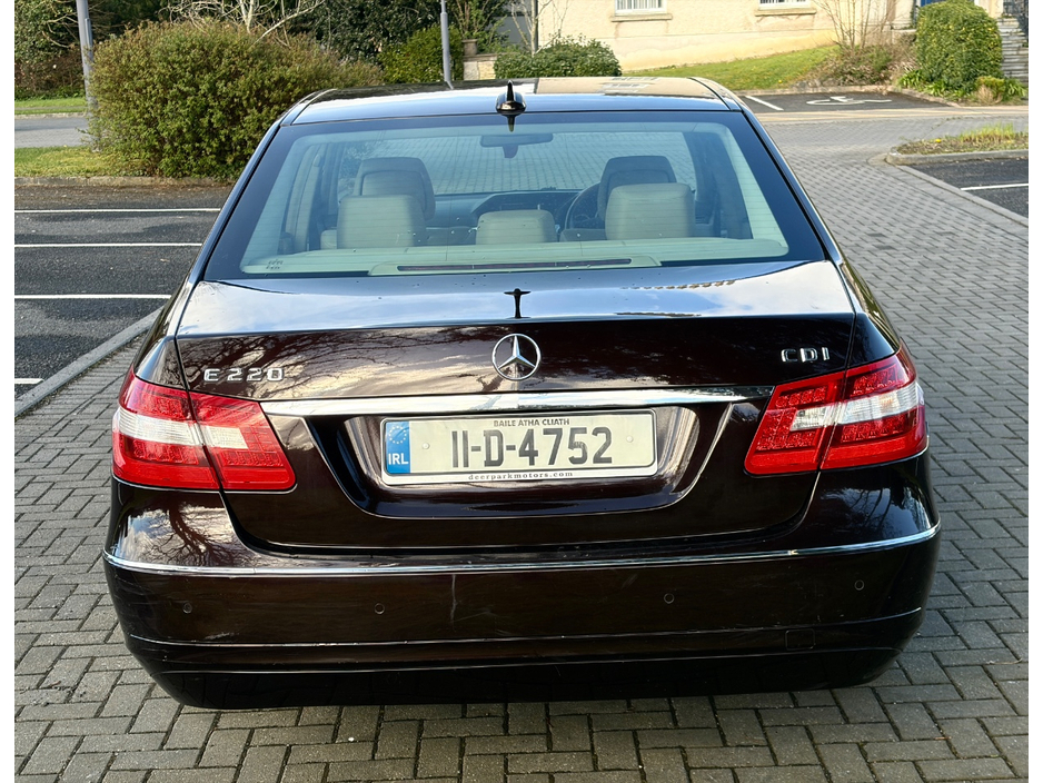 2011 Mercedes-Benz E Class - image 5