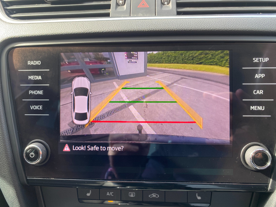 2019 Skoda Octavia - image 18