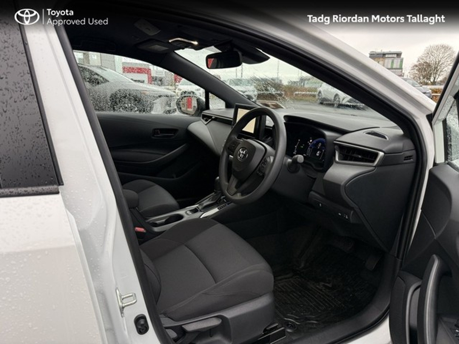 2025 Toyota Corolla - image 10