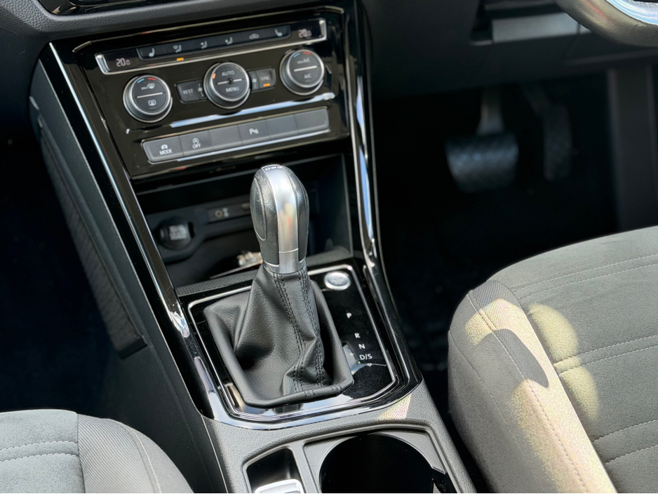 2017 Volkswagen Touran - image 42