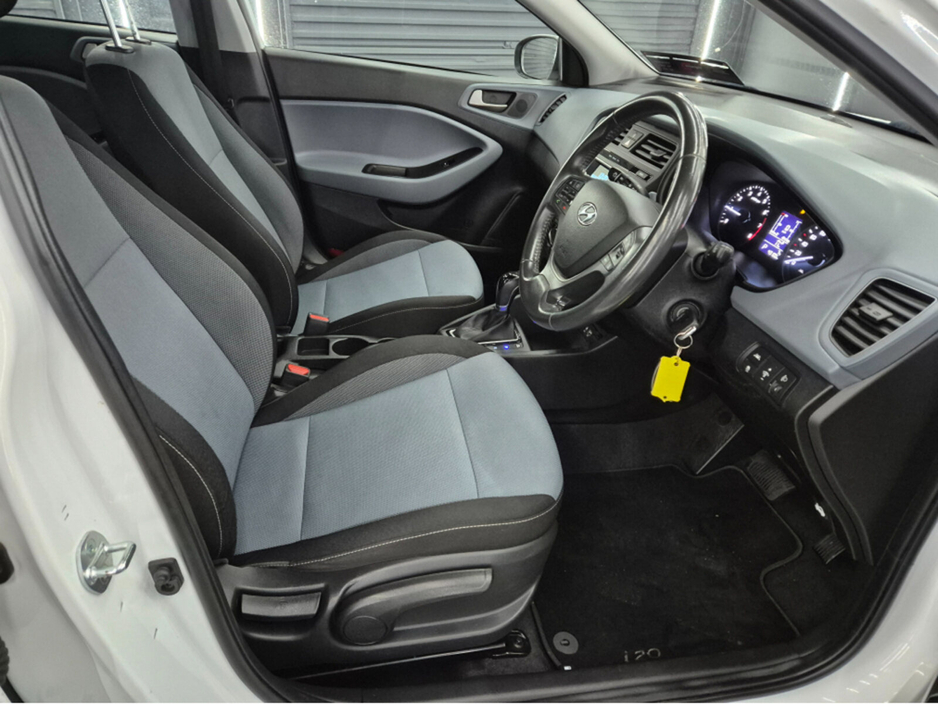 2017 Hyundai i20 - image 16