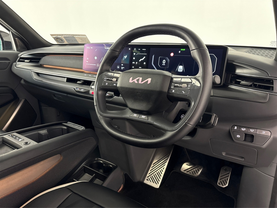 2023 Kia EV9 GT LINE 7 SEATER AWD**PANORAMIC ROOF**HEATED & COOLED LEATHER ELECTRIC SEATS**DRIVER MASSAGE SEAT**DIGITAL DASH**APPLE CAR PLAY MEDIA**REVERSE CAMERA**PARKING SENSORS**360 DEGREE CAMERAS**DRIVE MODES* €63,495