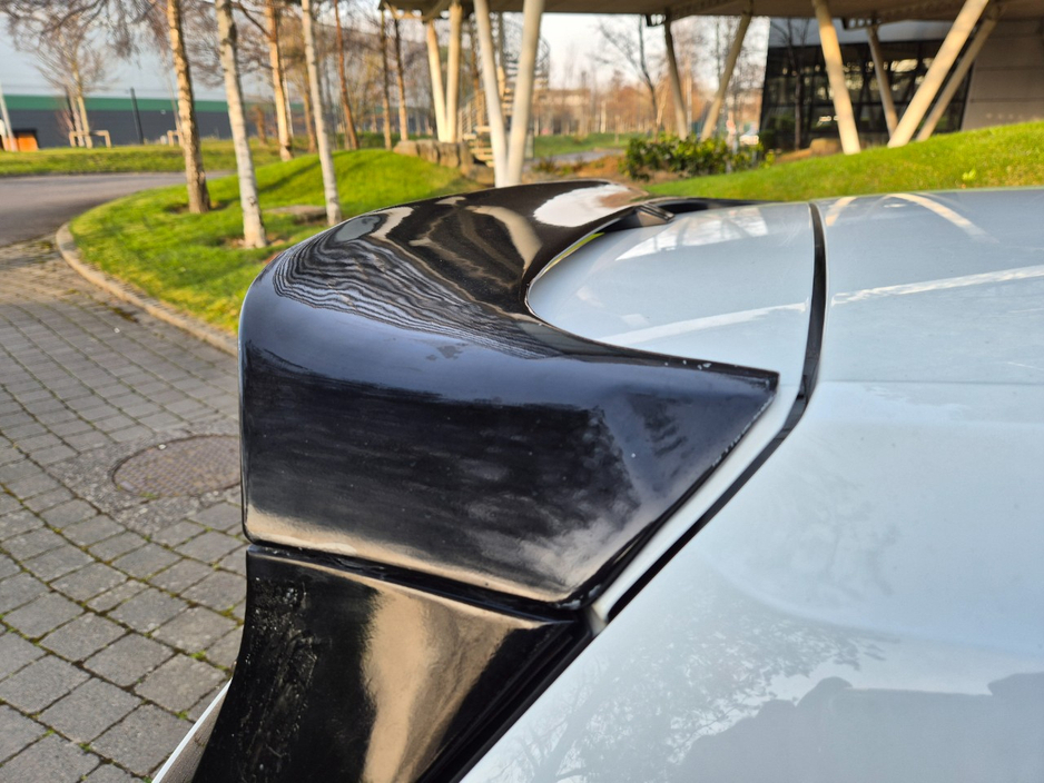 2016 Volkswagen Golf - image 5