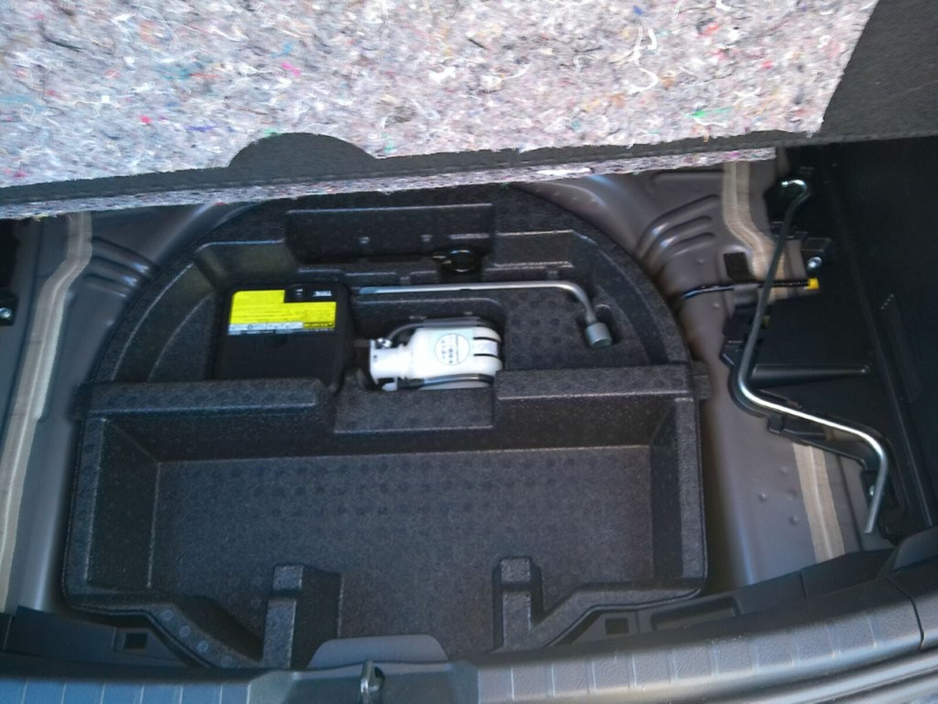 2016 Toyota Yaris - image 13