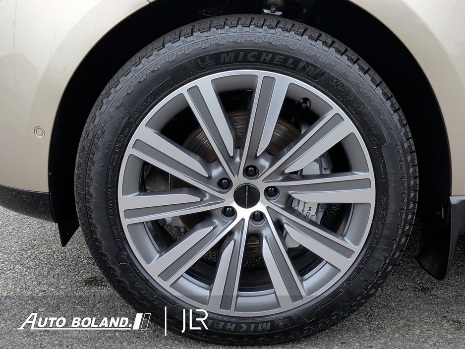 2026 Land Rover Range Rover - image 9
