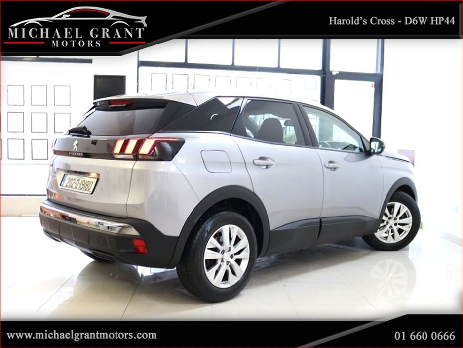 2020 Peugeot 3008 - image 7