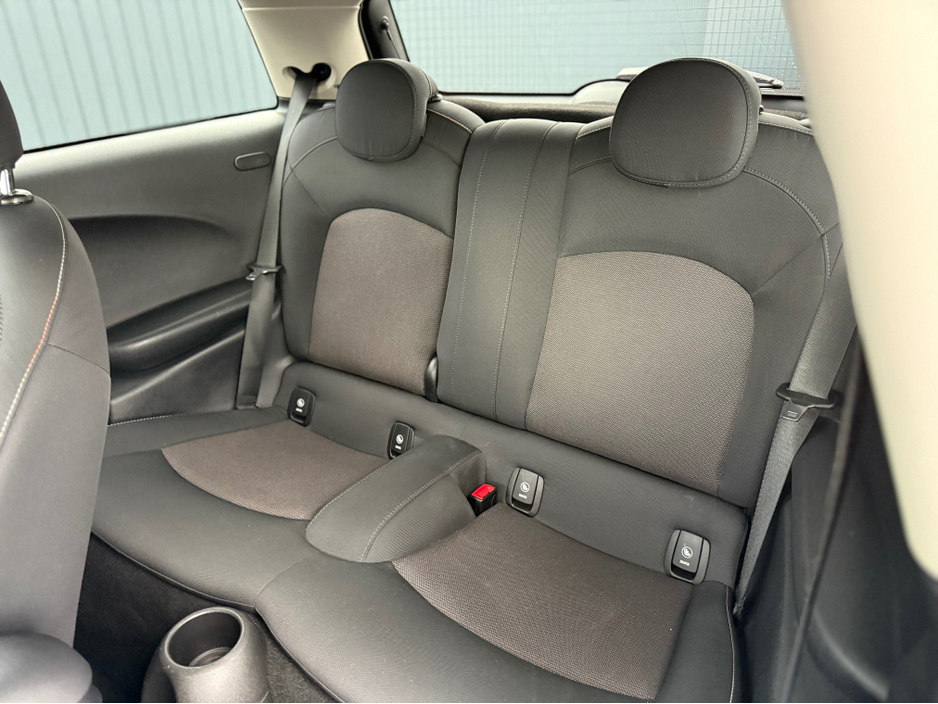 2018 MINI Cooper 1.5 PETROL - MANUAL - 12M WARRANTY - CAR:  1668 €12,950