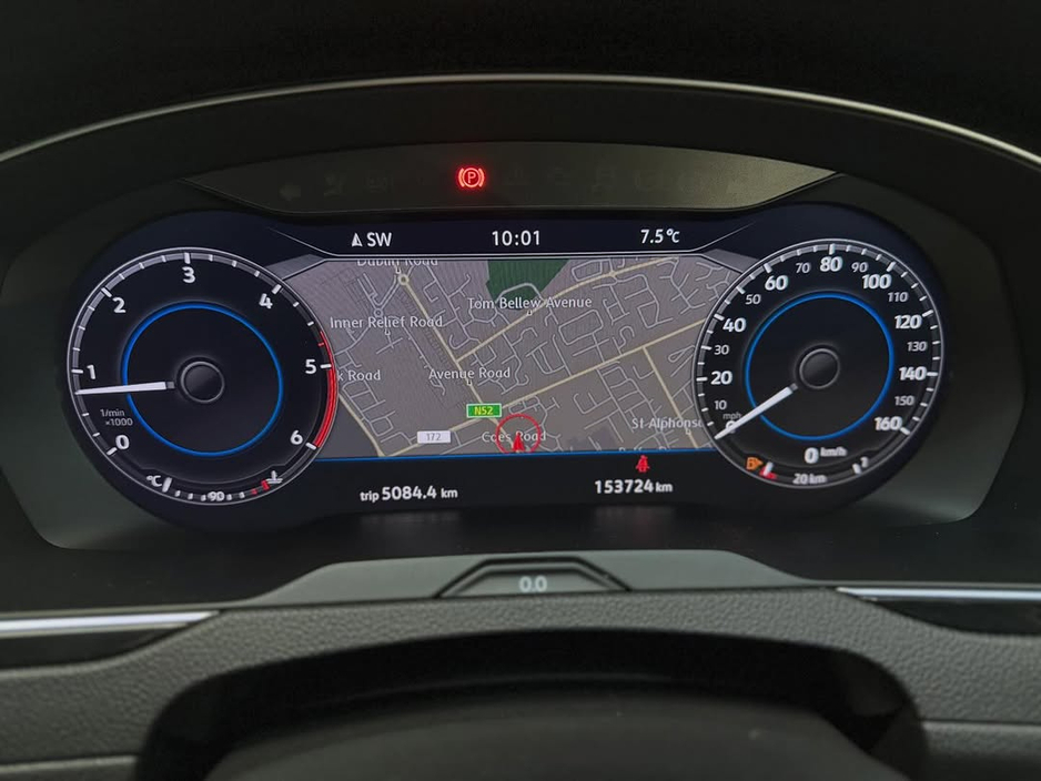 2018 Volkswagen Passat - image 13