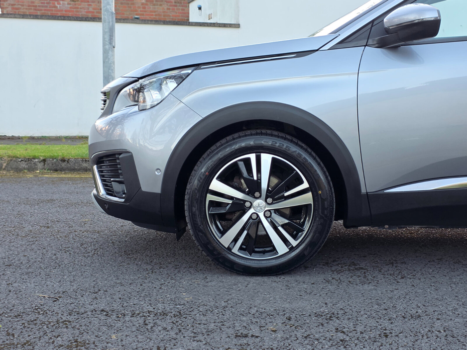 2020 Peugeot 5008 - image 16