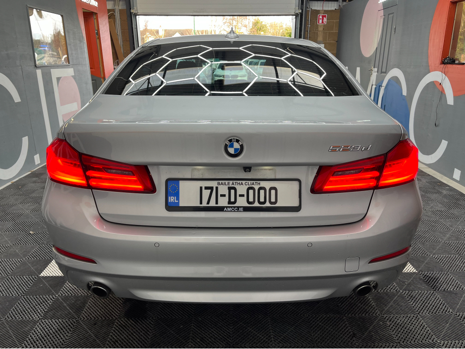 2017 BMW 5 Series - image 3