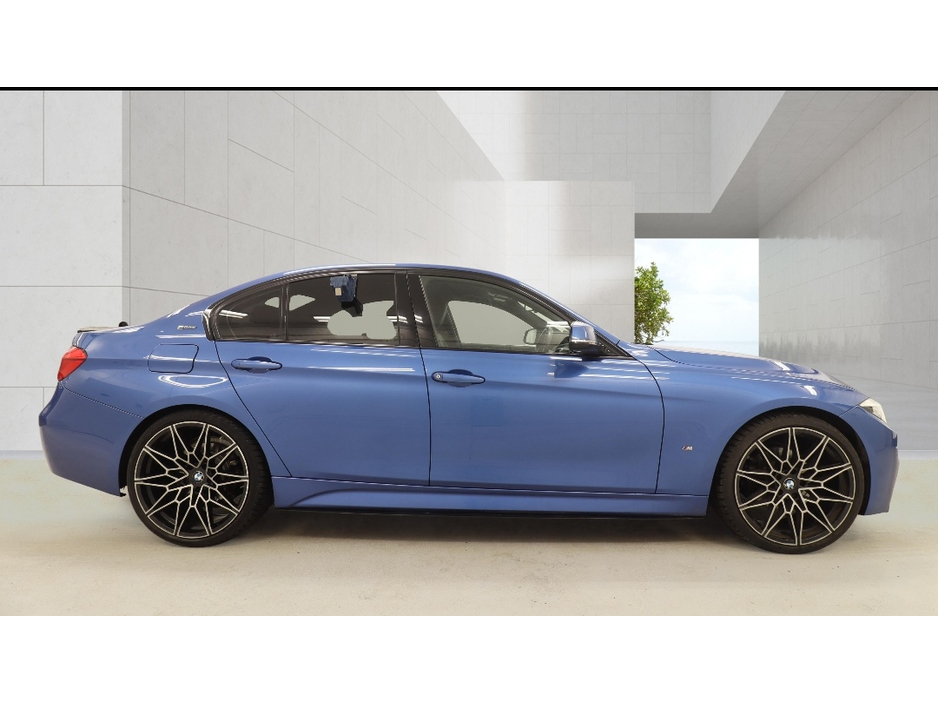 2018 BMW 3 Series - image 4