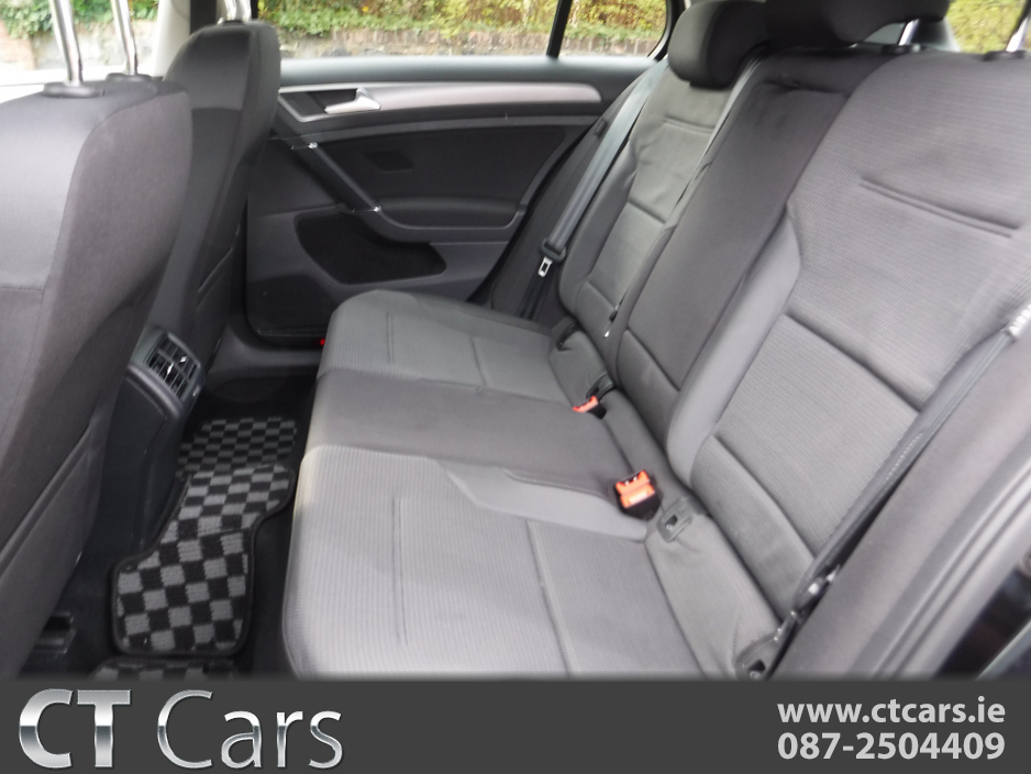 2016 Volkswagen Golf - image 10
