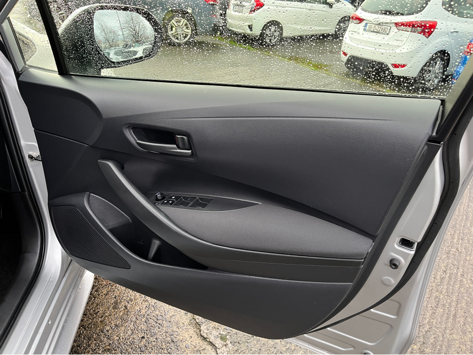 2022 Toyota Corolla TOURING HYBRID AUTOMATIC 1.8 PETROL //REVERSE CAMERA//ADAPTIVE CRUISE CONTROL// €19,950