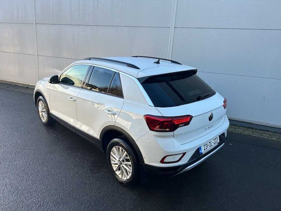 2023 Volkswagen T-Roc 2.0 TDI 116HP Life rear view Camera Low mileage €29,995