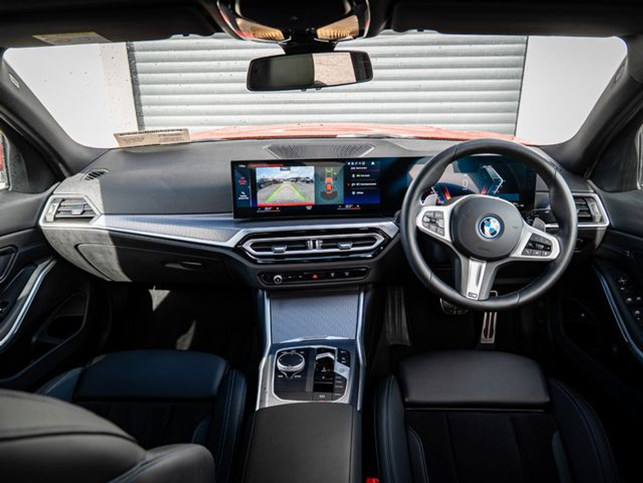 2024 BMW 3 Series - image 11
