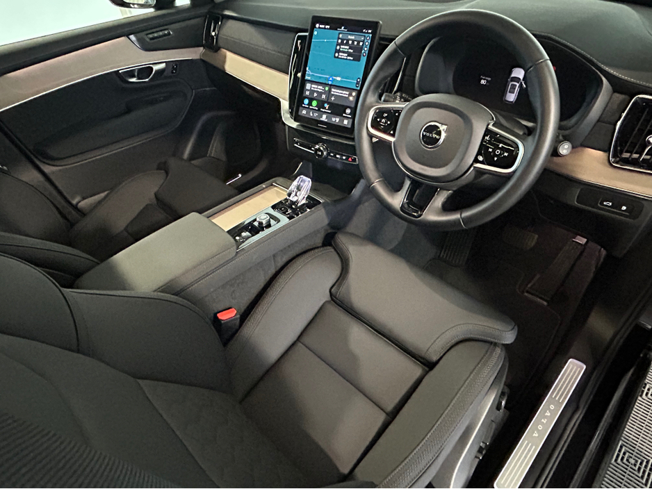 2025 Volvo XC90 - image 7