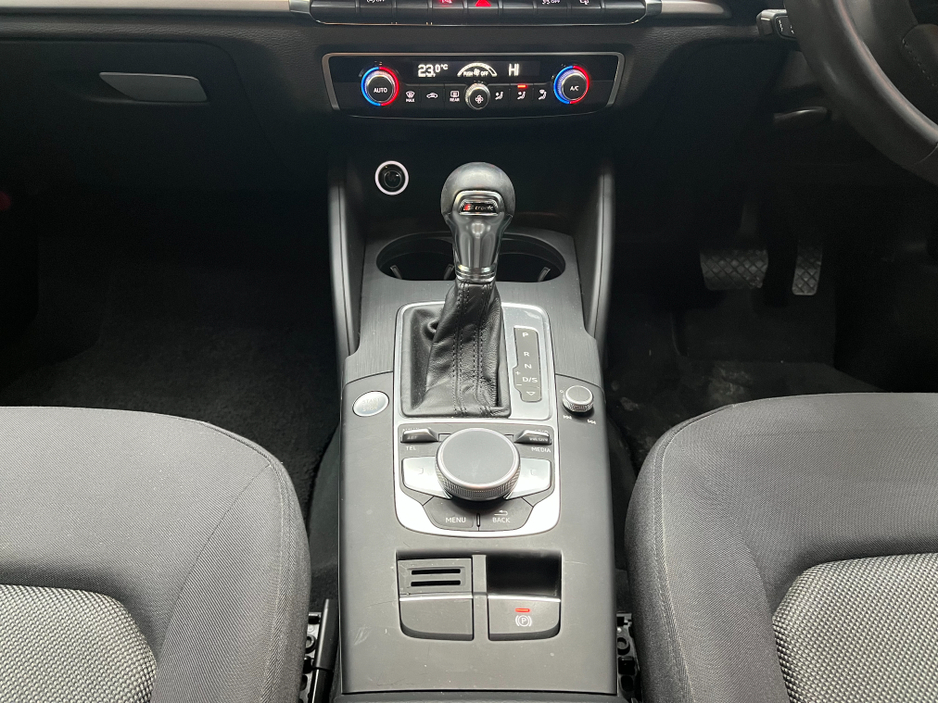 2017 Audi A3 2017 AUDI A3 TFSI SPORTBACK 1.4 AUTOMATIC / CRUISE CONTROL / REVERSE CAMERA AND MORE