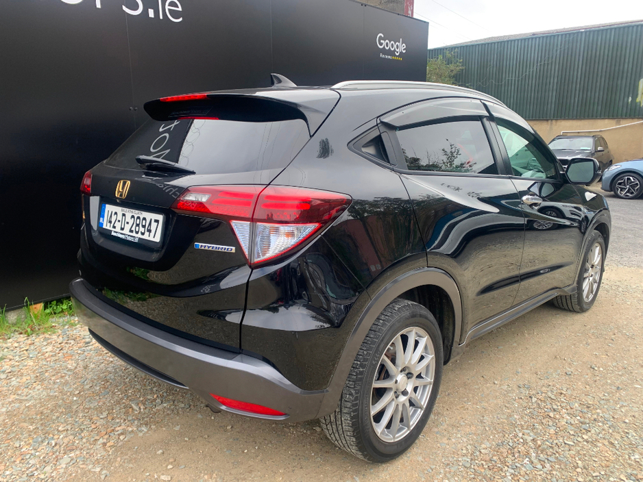 2014 Honda Vezel 1.5 HYBRID 5DR // 09/26 NCT AND €180 ROAD TAX // AIR CON, REVERSE CAMERA AND BLUETOOTH // €10,950