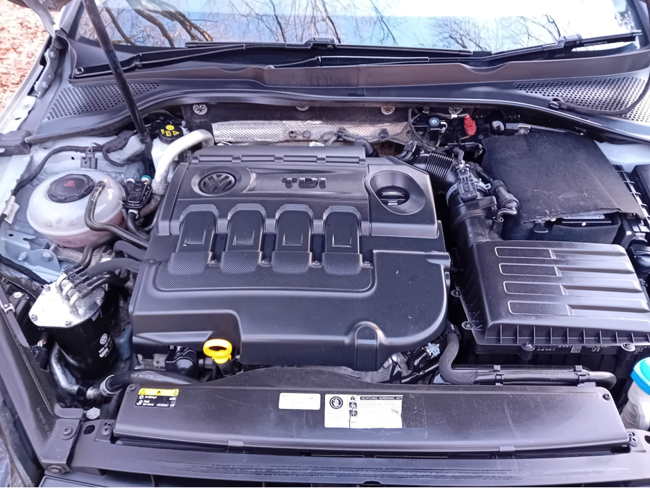 2017 Volkswagen Golf - image 20