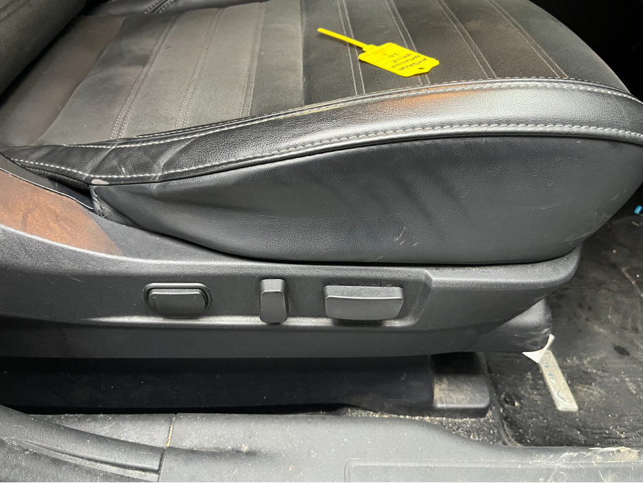 2020 Mitsubishi Outlander €24950! 2020 MITSUBISHI OUTLANDER PHEV G 2.4 AUTOMATIC / CRUISE CONTROL / 360° PARKING CAMERA / PADDLE SHIFTERS / ELECTRIC HEATED SEATS / HEATED STEERING WHEEL €24,950