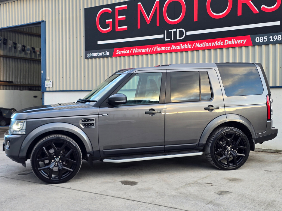 2014 Land Rover Discovery - image 16