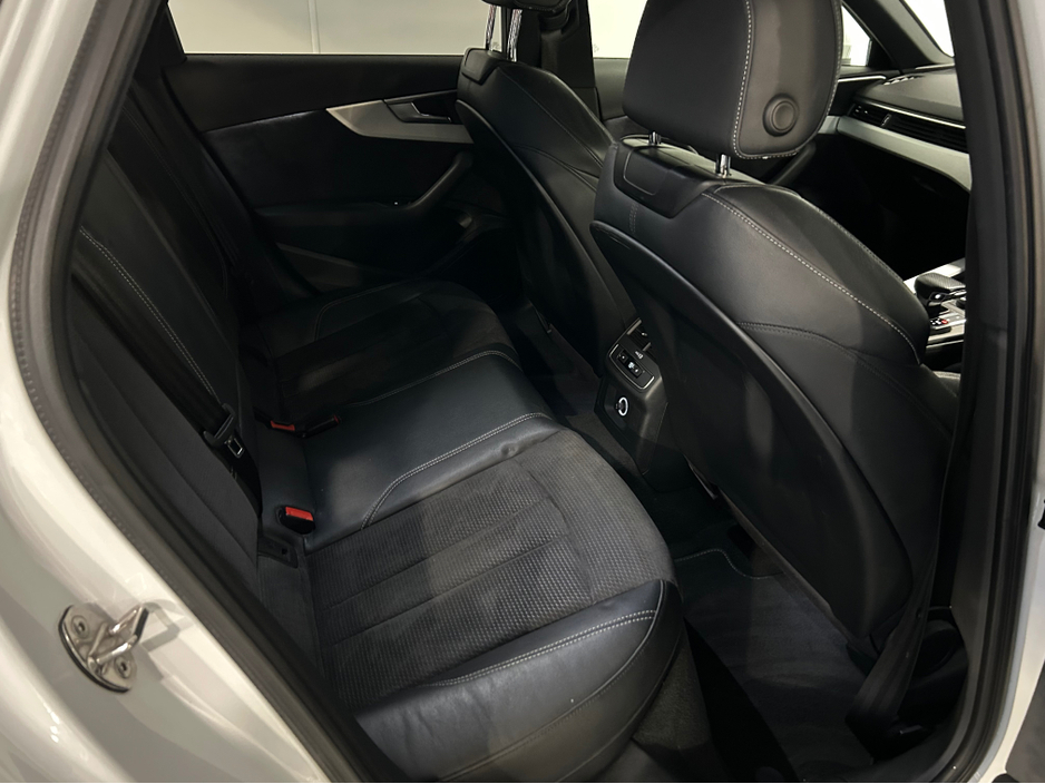 2017 Audi A4 - image 25