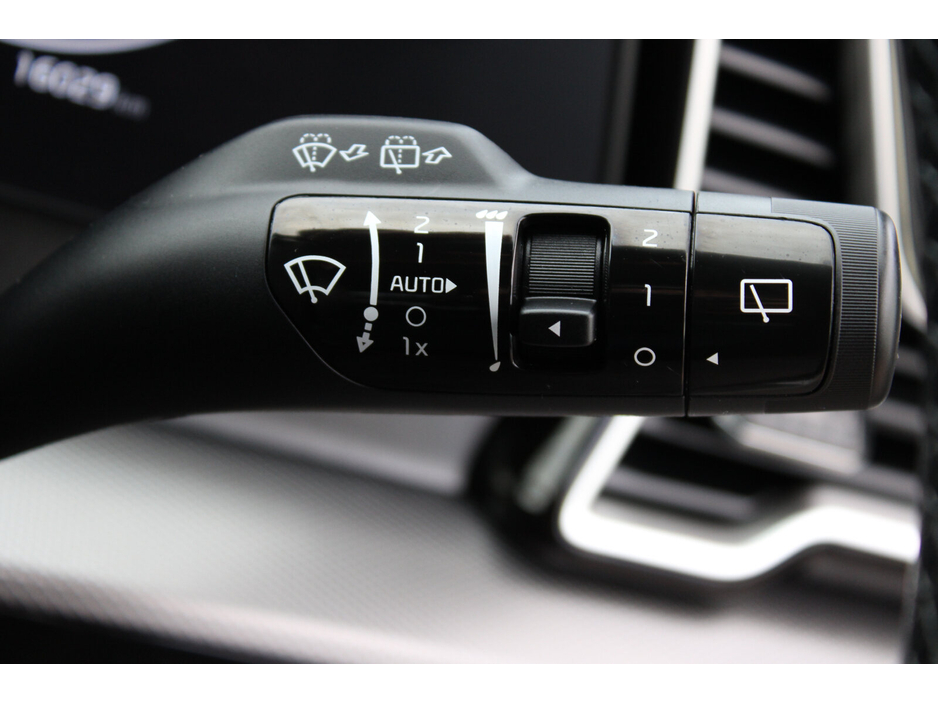 2024 Kia Sportage - image 25