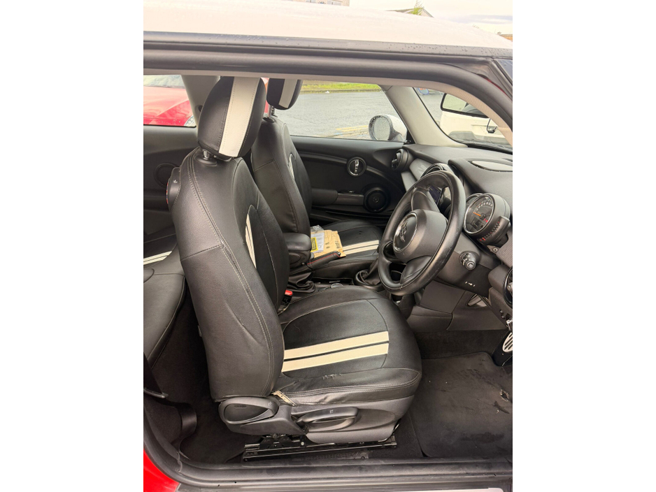 2014 MINI Hatch Cooper Auto €10,499