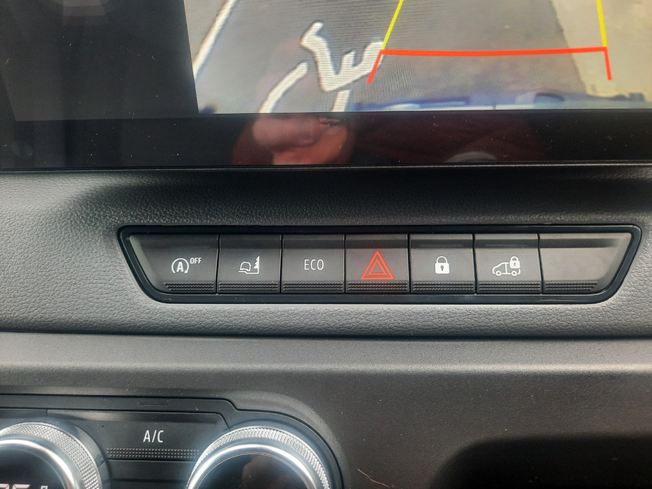 2026 Nissan Interstar - image 21