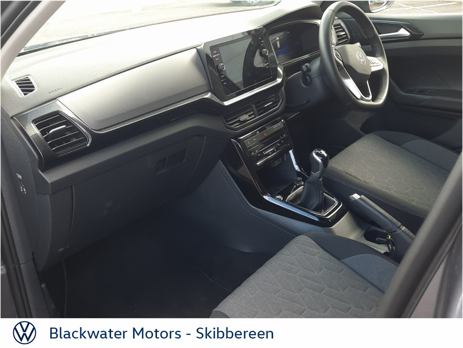 2025 Volkswagen T-Cross - image 4