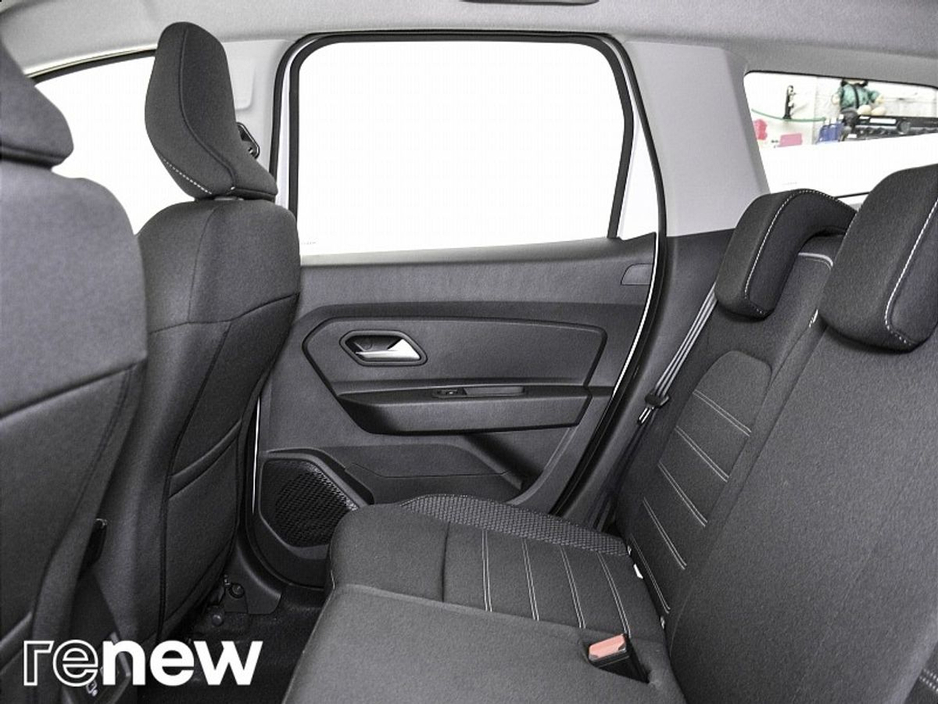 2022 Dacia Duster - image 11