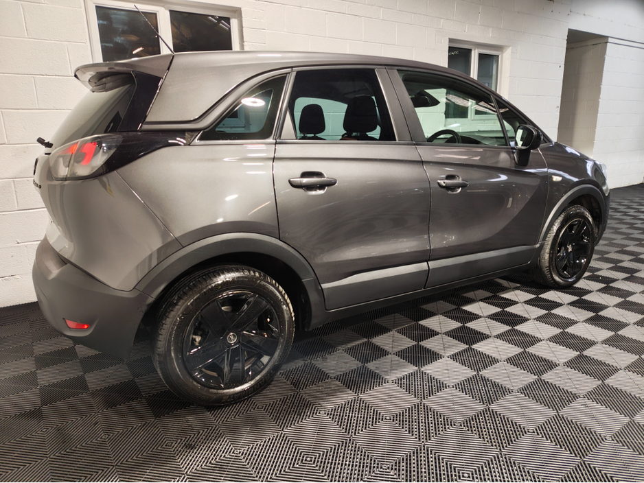 2022 Opel Crossland X - image 12