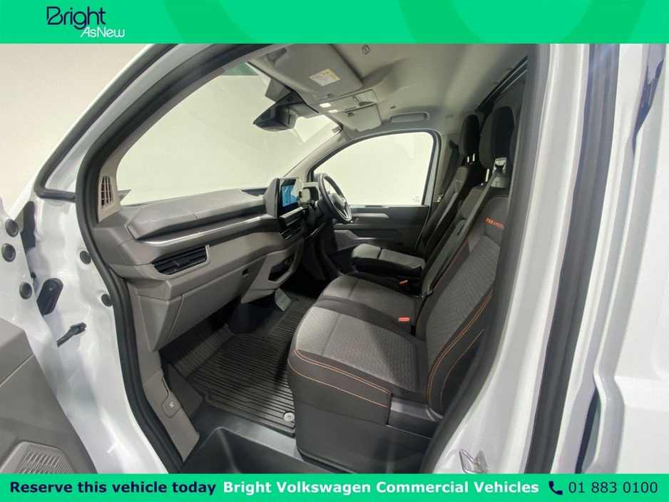2025 Volkswagen Transporter - image 15
