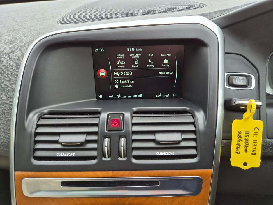 2017 Volvo XC60 - image 21