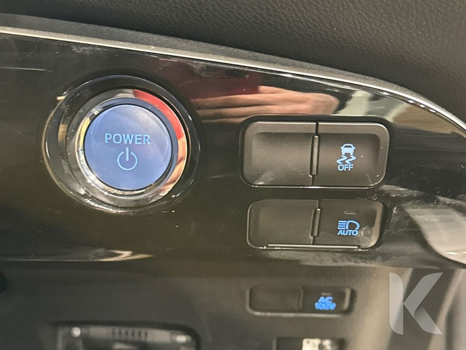 2022 Toyota Prius - image 19