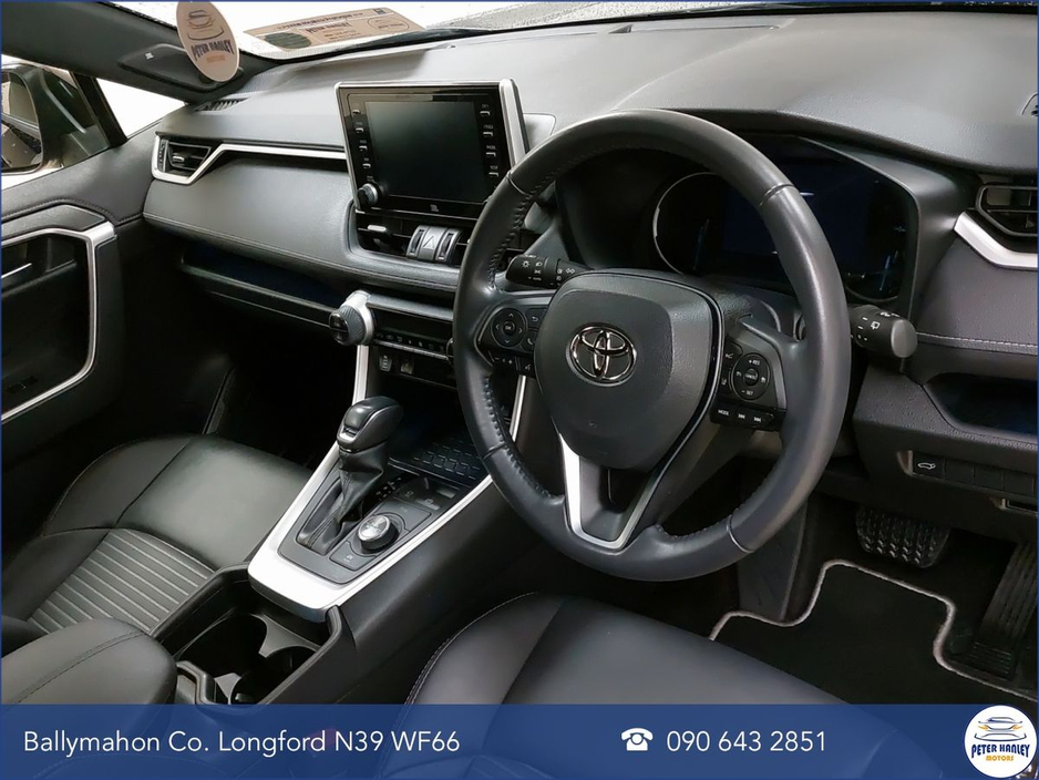 2022 Toyota Rav4 - image 13