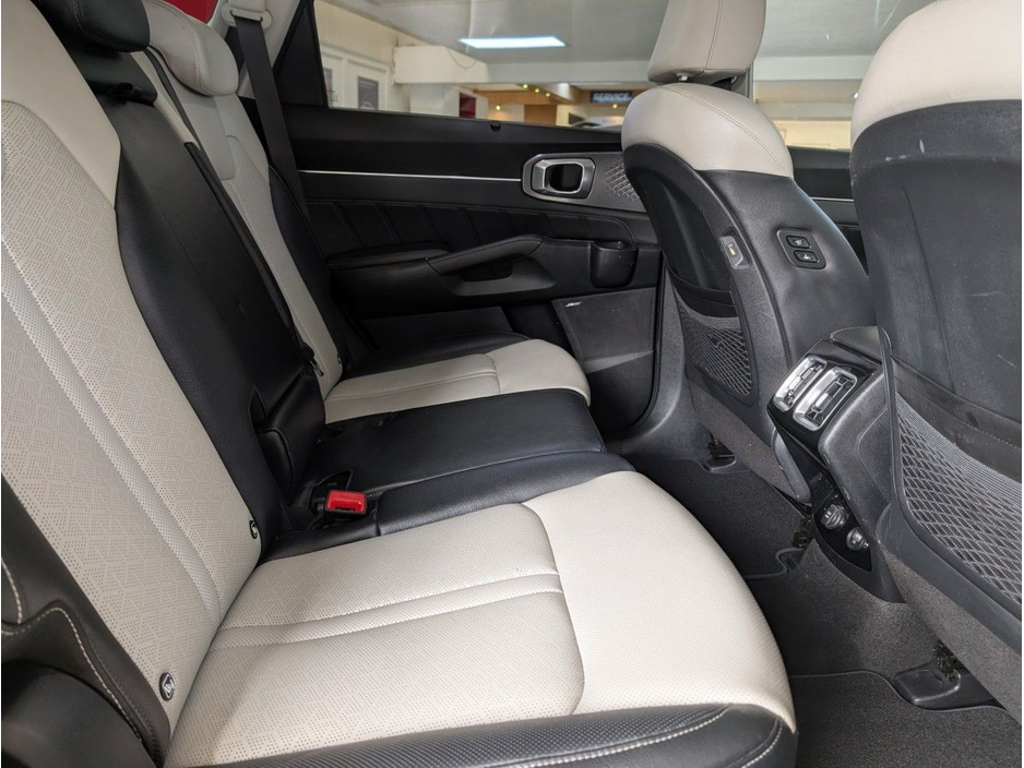2022 Kia Sorento 1.6 PHEV K4 4X4 7 seats €42,995