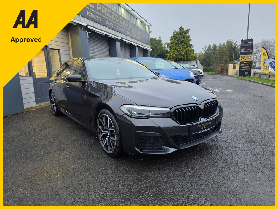 2022 BMW 5 Series - image 25