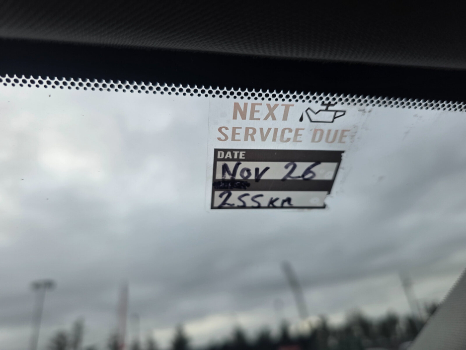 2015 Toyota Avensis - image 11